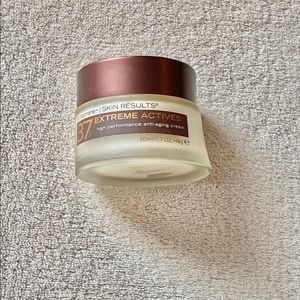 37 Actives NWOT 1.7 oz Cream